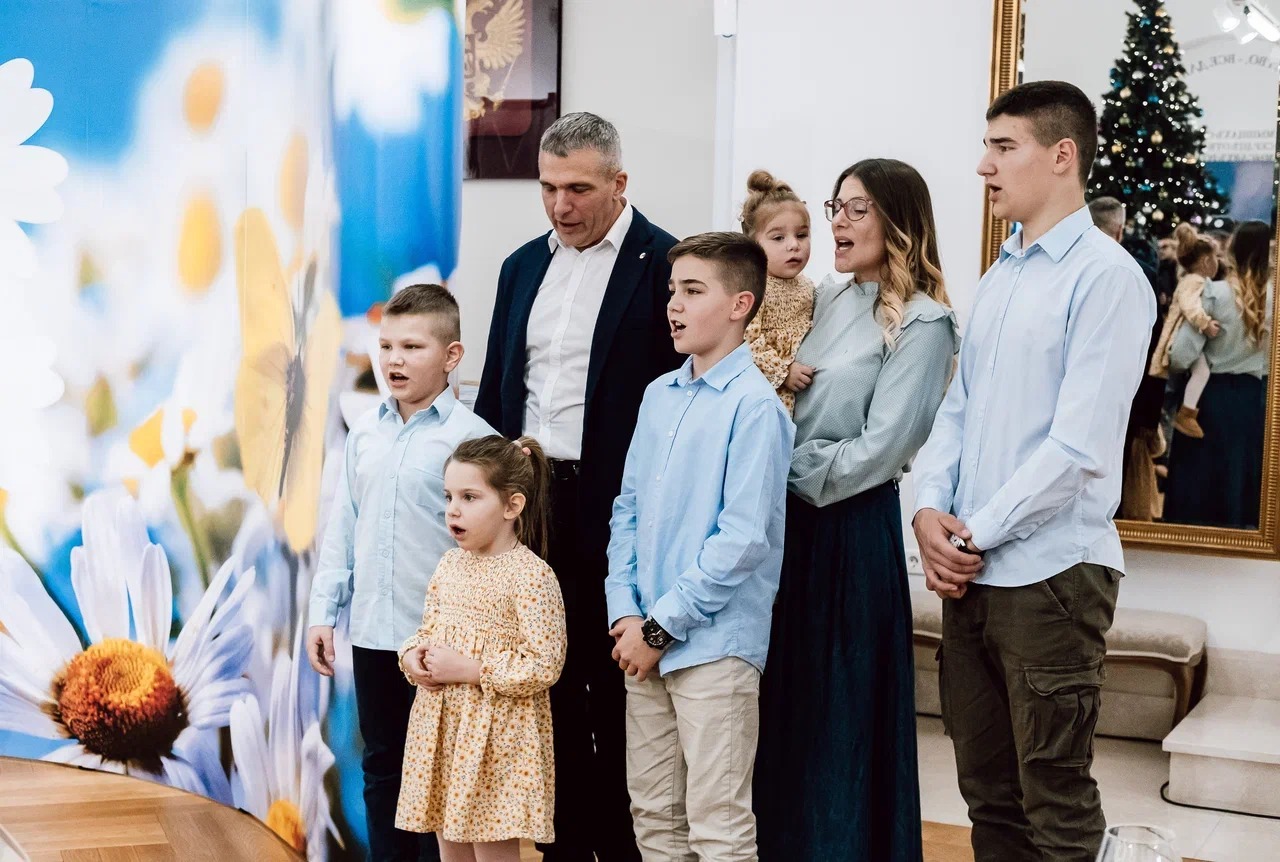 В Русском Доме состоялось вручение медалей «За любовь и верность»