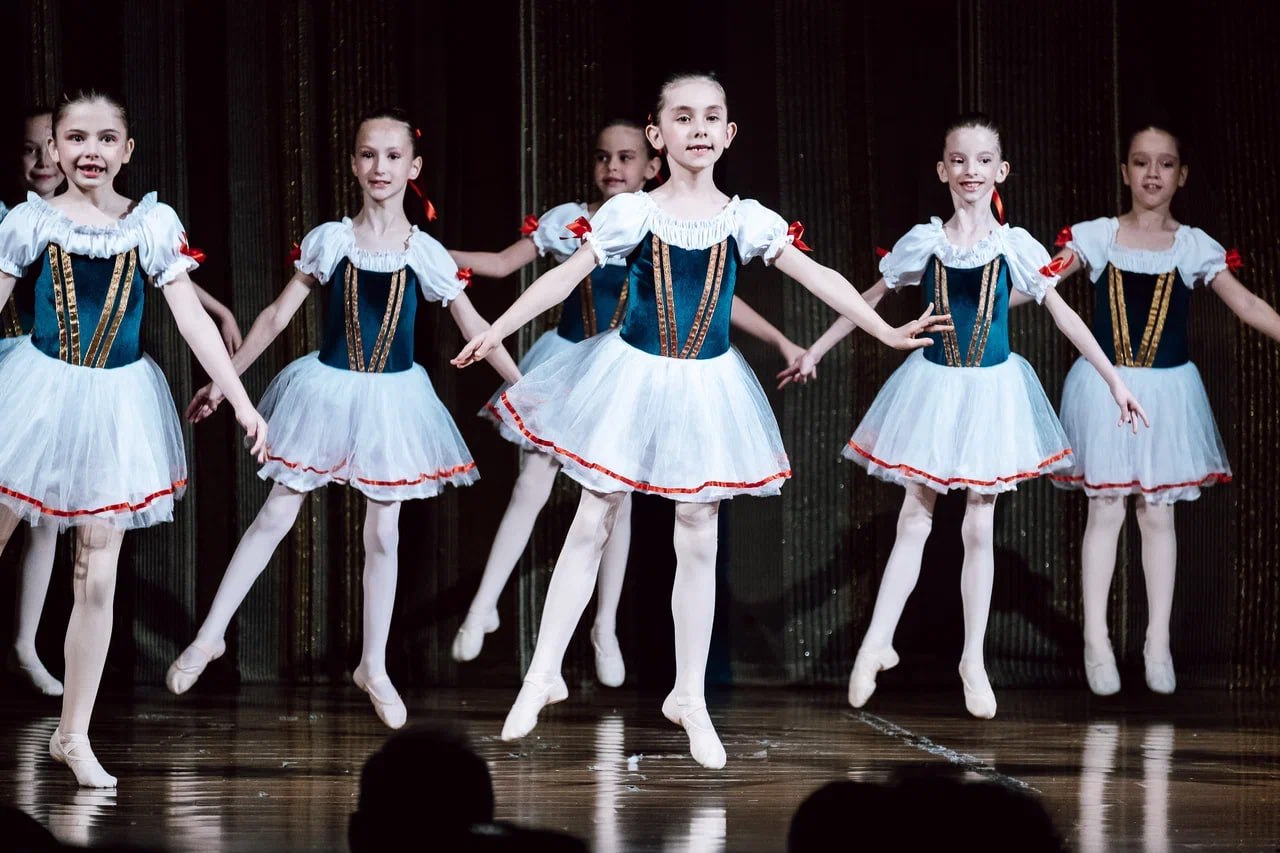 Воспитанники русской студии балета «Академия» выступили в Русском Доме
