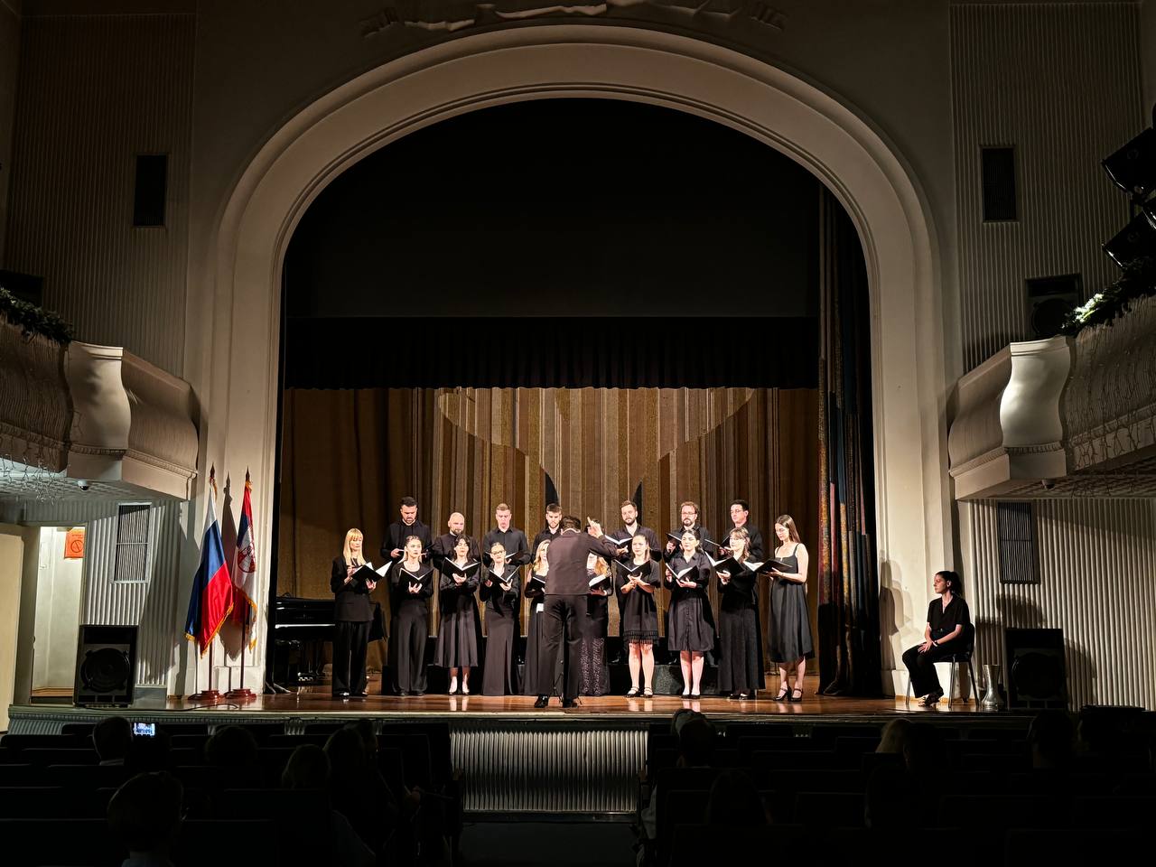 18 июня в Русском Доме в Белграде состоялся первый большой концерт молодого российского дирижера Ильи Фролова.